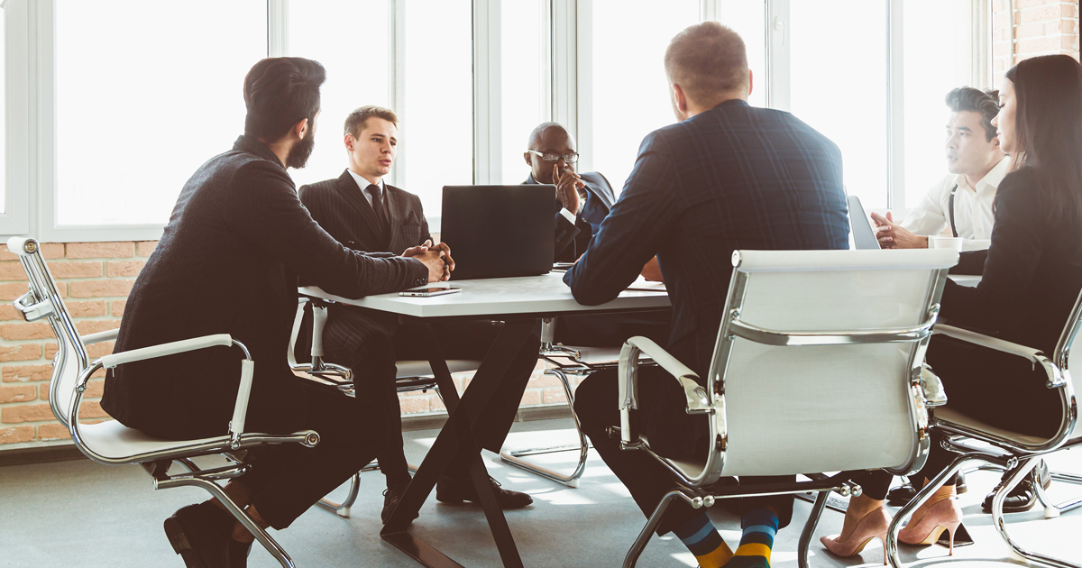 Люди в офисе. The meeting(). Видеоконференция фото. Effective and efficient difference. Video meeting.